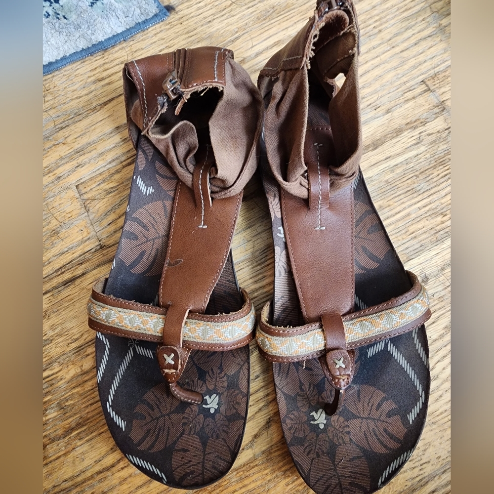 Cushe Brown Clover Sandals